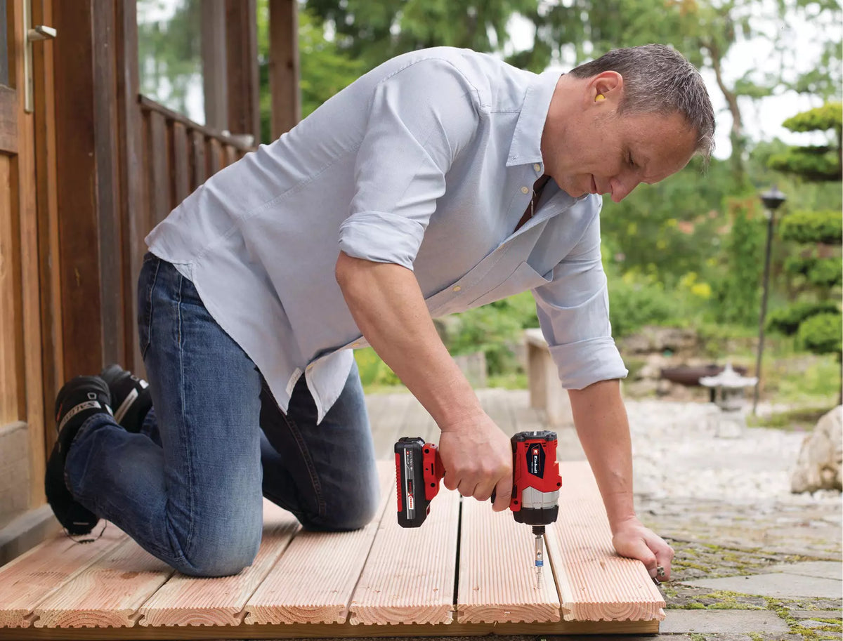 Cordless 1/4" Impact Driver Kit