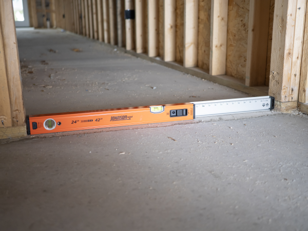 24"-42" Extendable Box Beam Level