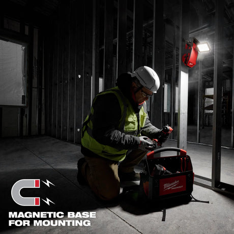 M18 ROVER™ Clamping Flood Light